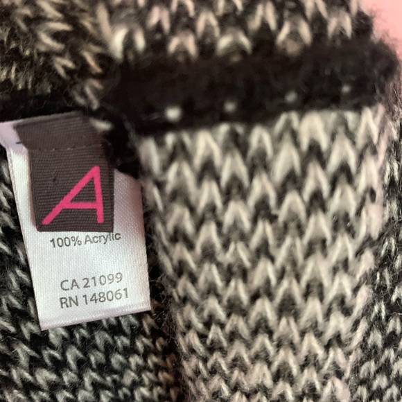 Plaid infinity scarf - Picture 4 of 6